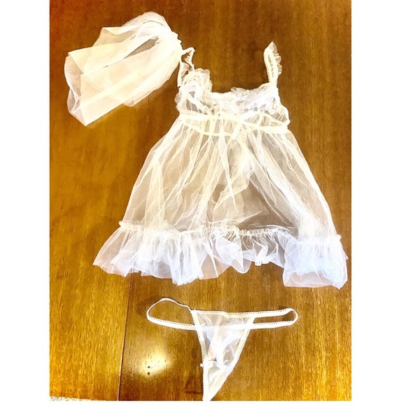 NEVER WORN Victoria Secret Bridal Lingerie - Picture 1 of 4